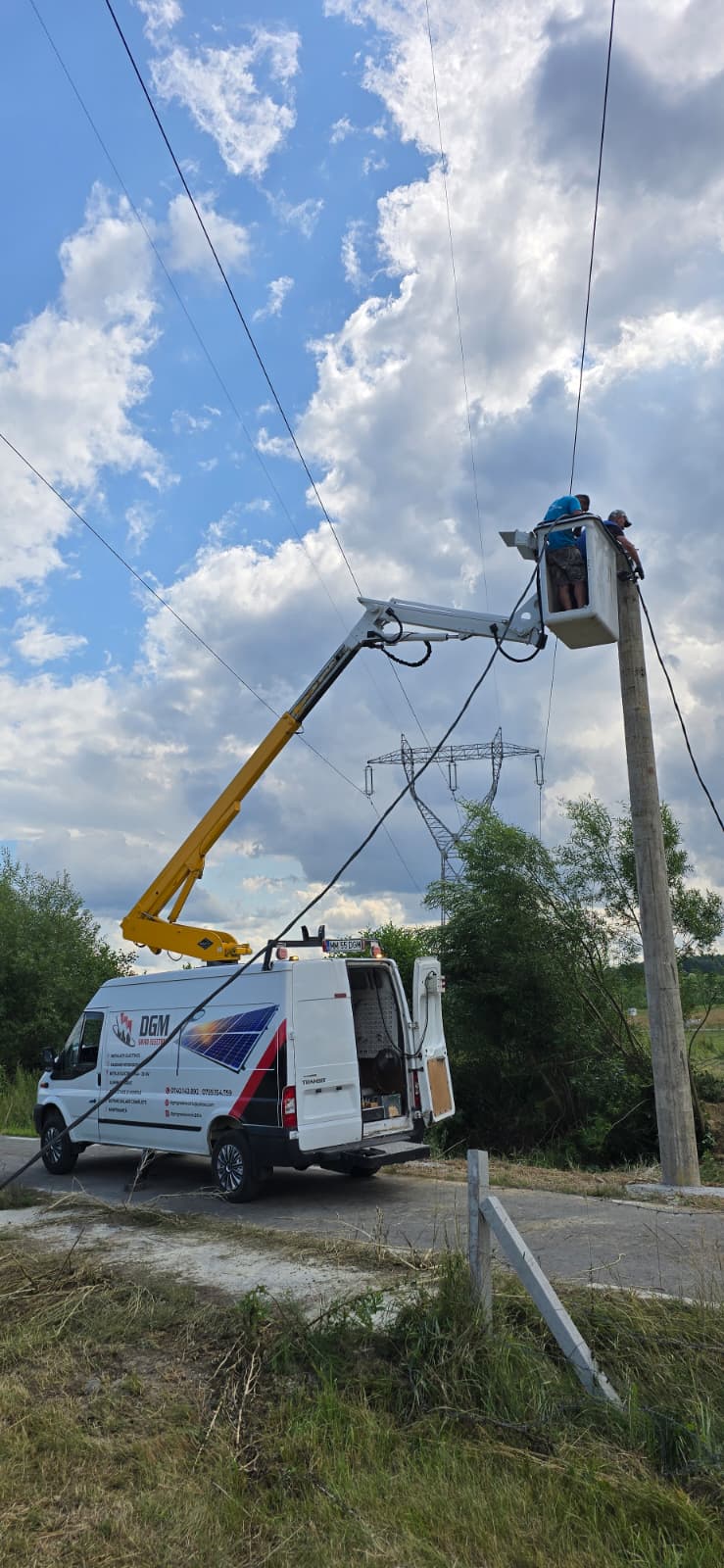 Autoutilitară DGM Grad Electric la lucrare